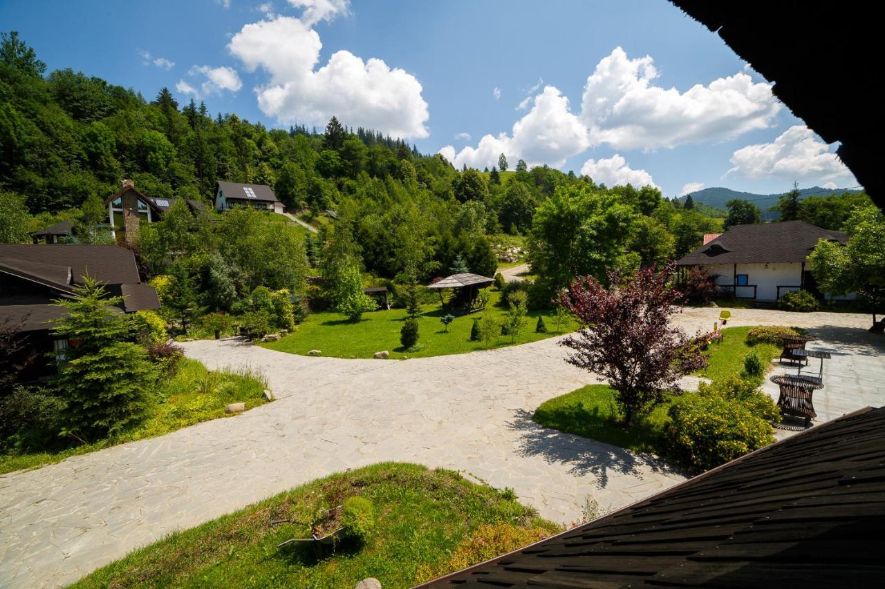 Casa Poveste Pensiunea-Muzeu Кимпулунг-Молдовенеск Екстер'єр фото