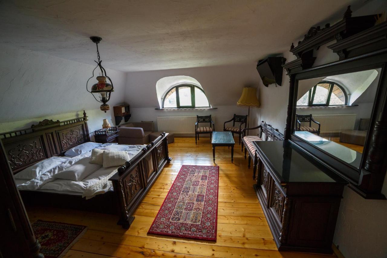 Casa Poveste Pensiunea-Muzeu Кимпулунг-Молдовенеск Екстер'єр фото