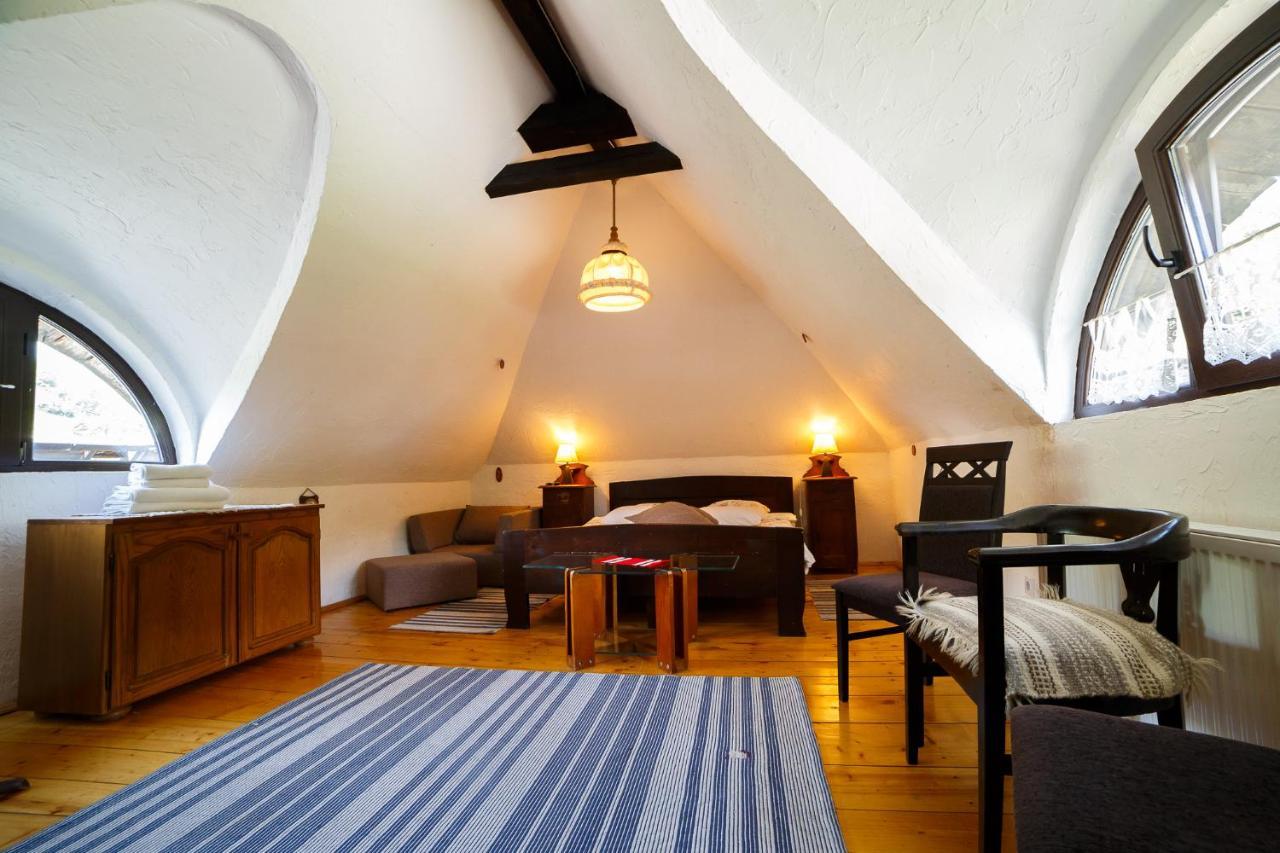 Casa Poveste Pensiunea-Muzeu Кимпулунг-Молдовенеск Екстер'єр фото