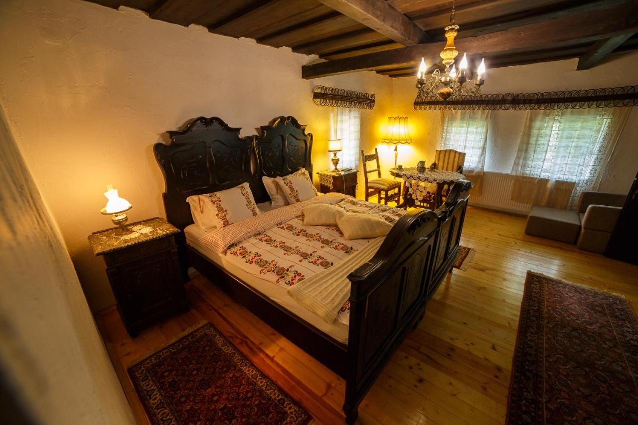 Casa Poveste Pensiunea-Muzeu Кимпулунг-Молдовенеск Екстер'єр фото