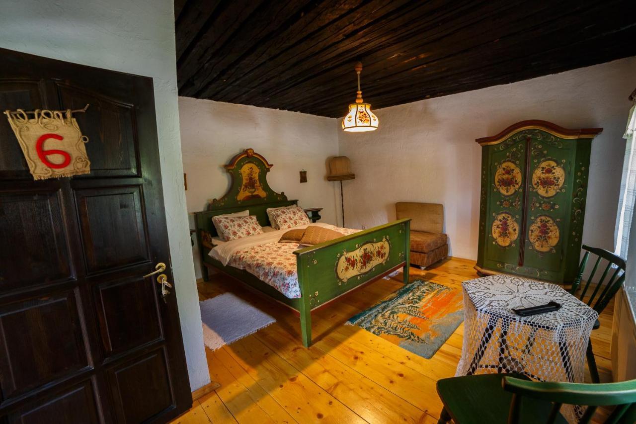 Casa Poveste Pensiunea-Muzeu Кимпулунг-Молдовенеск Екстер'єр фото