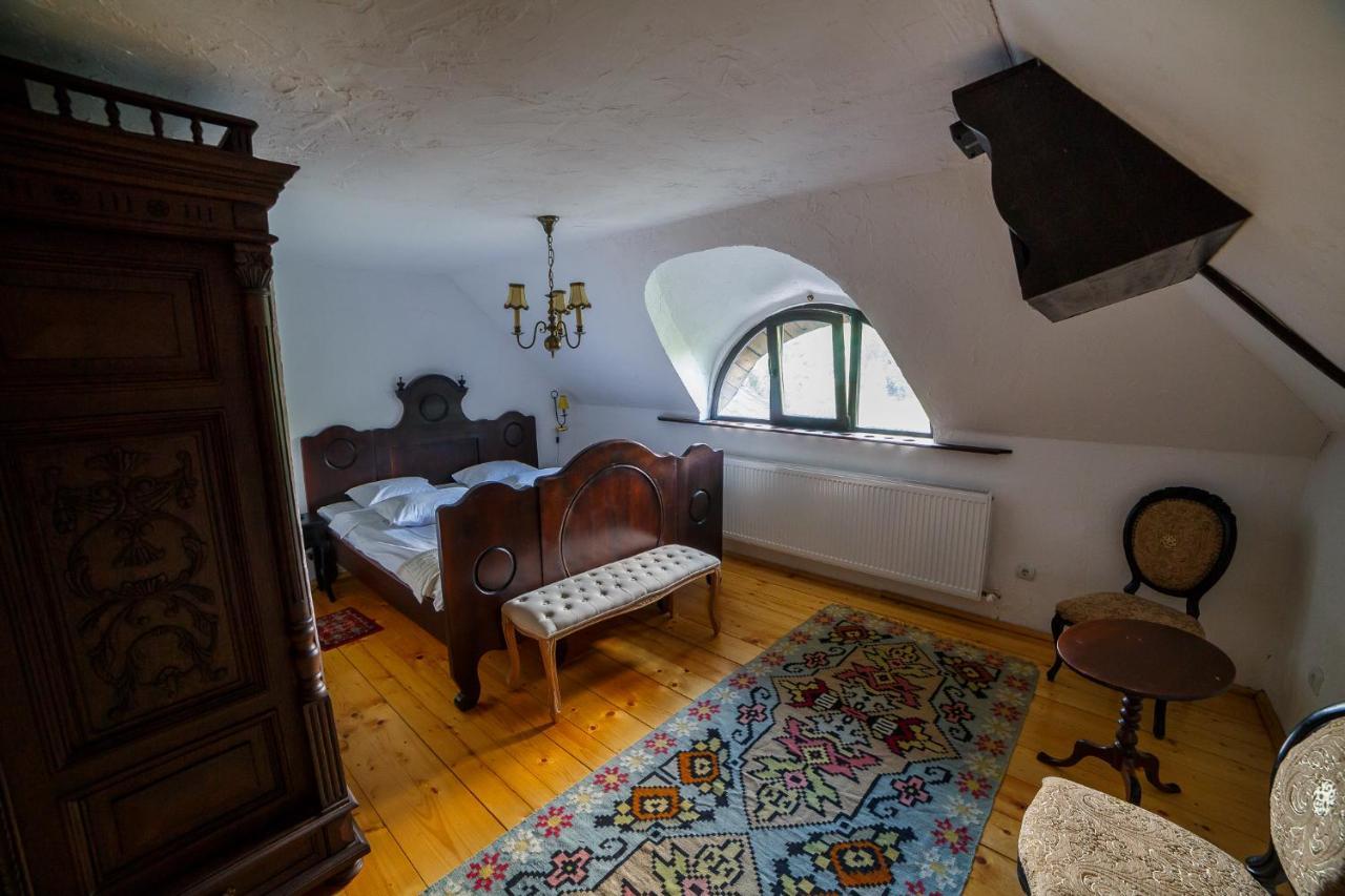Casa Poveste Pensiunea-Muzeu Кимпулунг-Молдовенеск Екстер'єр фото