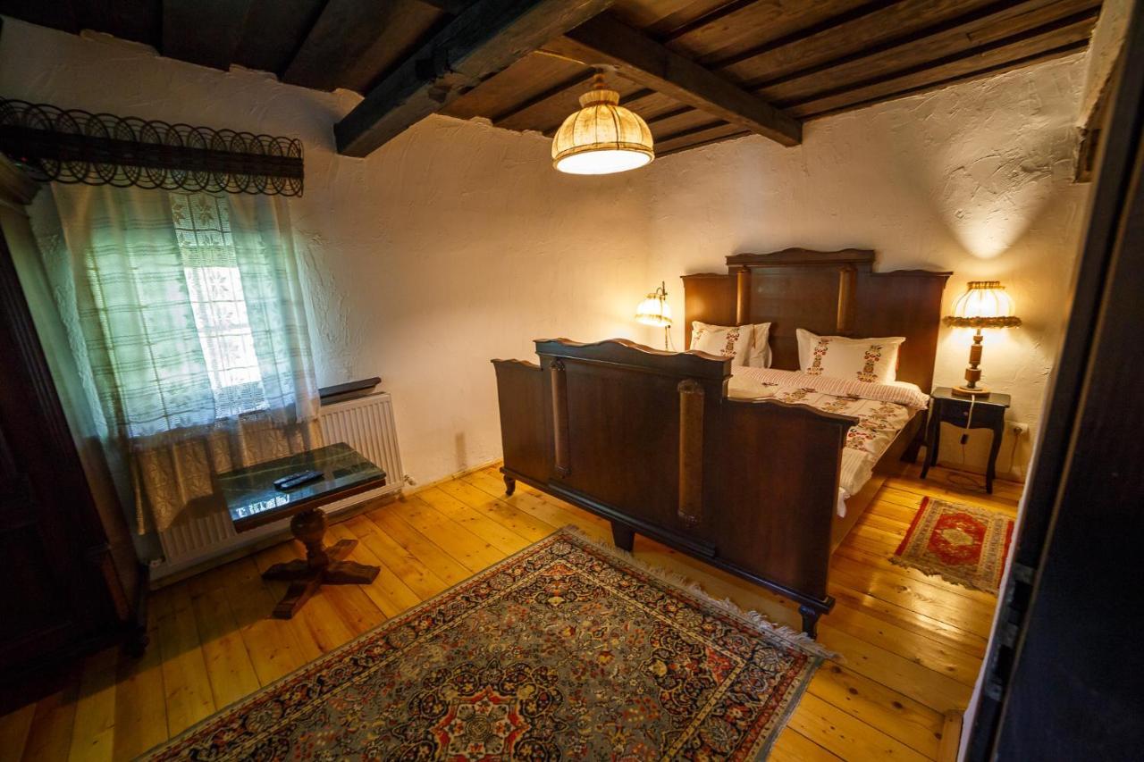 Casa Poveste Pensiunea-Muzeu Кимпулунг-Молдовенеск Екстер'єр фото
