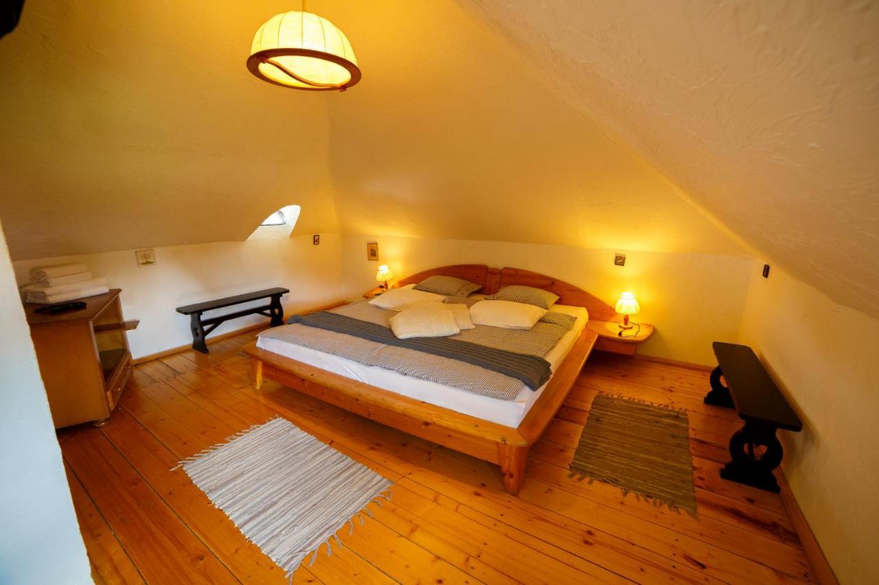 Casa Poveste Pensiunea-Muzeu Кимпулунг-Молдовенеск Екстер'єр фото