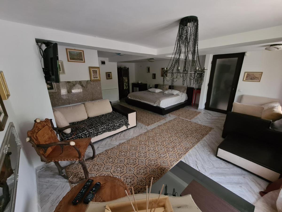 Casa Poveste Pensiunea-Muzeu Кимпулунг-Молдовенеск Екстер'єр фото