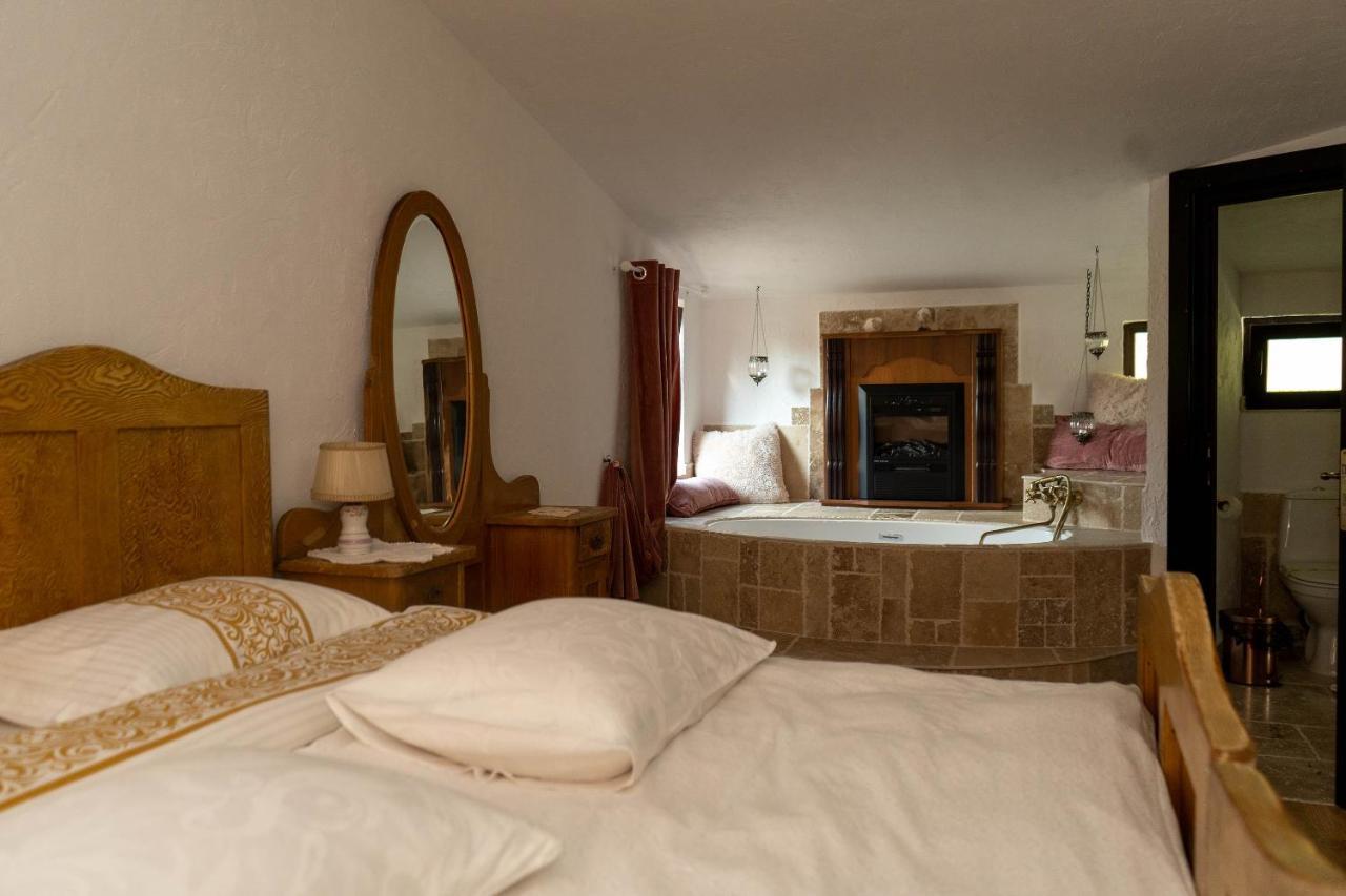 Casa Poveste Pensiunea-Muzeu Кимпулунг-Молдовенеск Екстер'єр фото