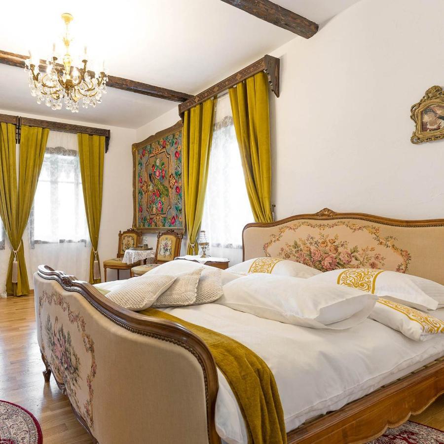 Casa Poveste Pensiunea-Muzeu Кимпулунг-Молдовенеск Екстер'єр фото