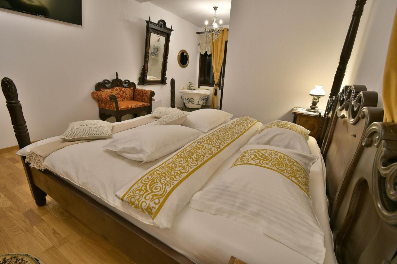 Casa Poveste Pensiunea-Muzeu Кимпулунг-Молдовенеск Екстер'єр фото