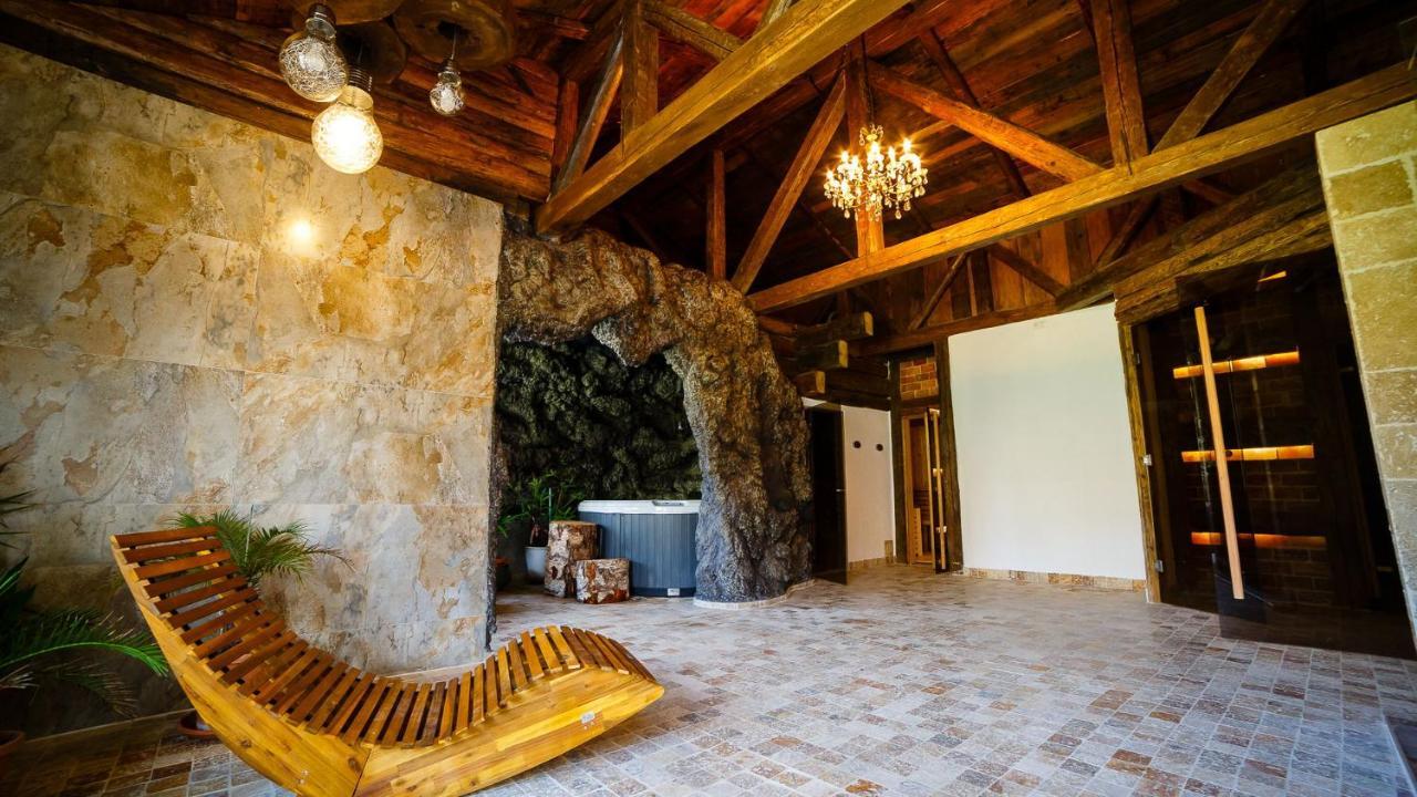 Casa Poveste Pensiunea-Muzeu Кимпулунг-Молдовенеск Екстер'єр фото