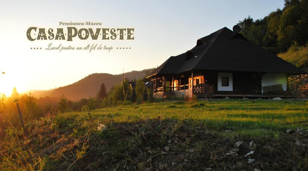 Casa Poveste Pensiunea-Muzeu Кимпулунг-Молдовенеск Екстер'єр фото
